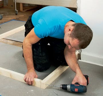 Hvordan blænder man en dør: Sæt træskelet op Blænde dør: Sæt træskelet op